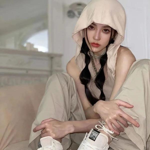 明月照尖东