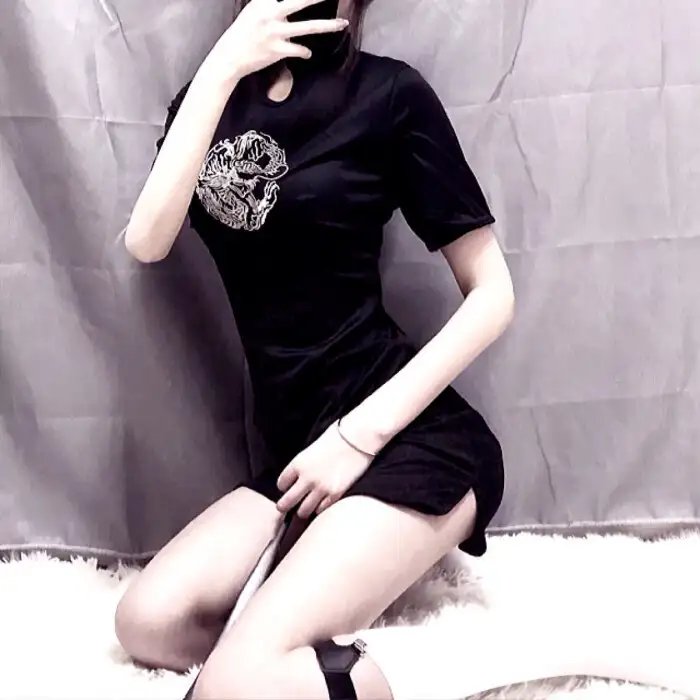 我们在黑夜中相拥